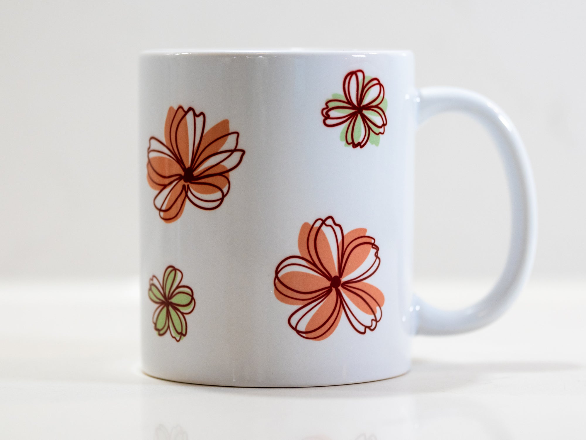 Simple but delicate - Mug